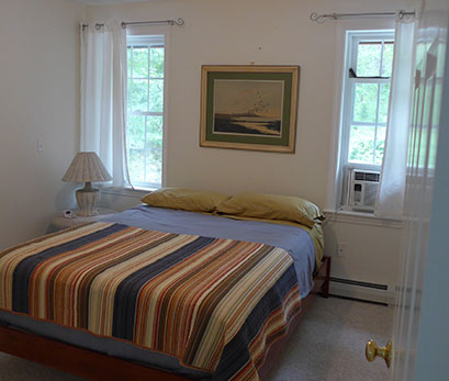 Oestara House neat and tidy comfortable bedroom